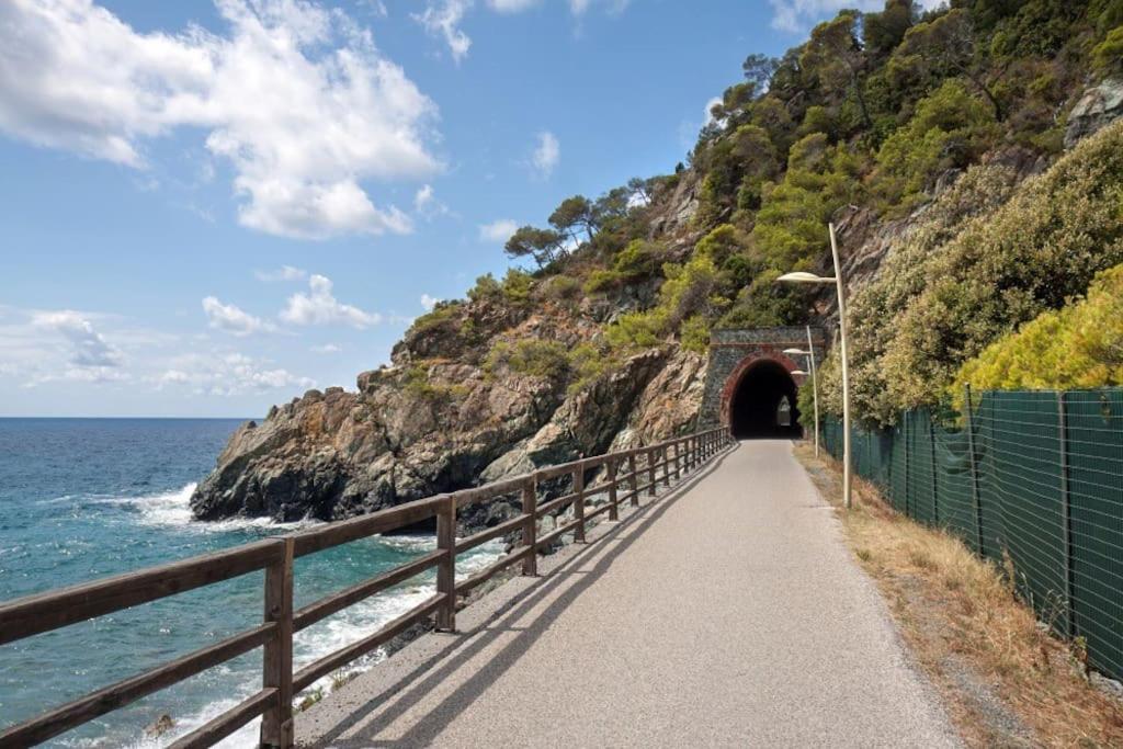 Casa Con Giardino: Varazze Buitenkant foto